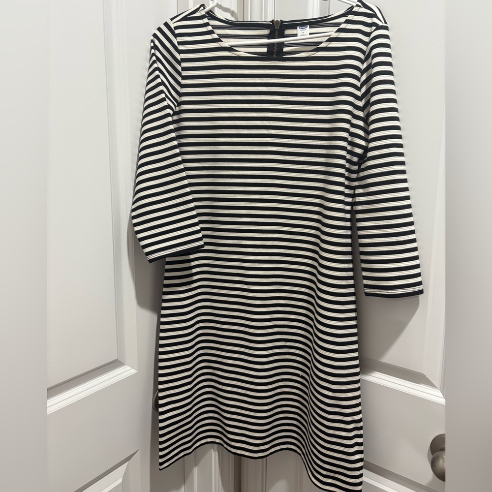 Old Navy Black and White Striped Quarter Sleeve Dress
